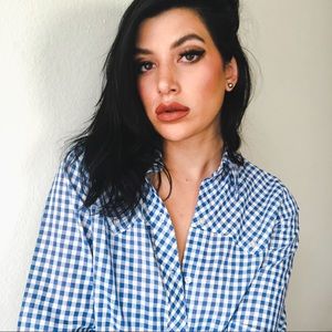 Western Minimalist Button Up 🐴 Blue and White Top